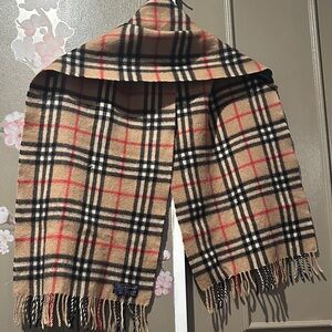 Burberry 100% cashmere
